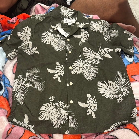 Green Hawaiian Shirt with Turtle Print - Picture 1 of 3
